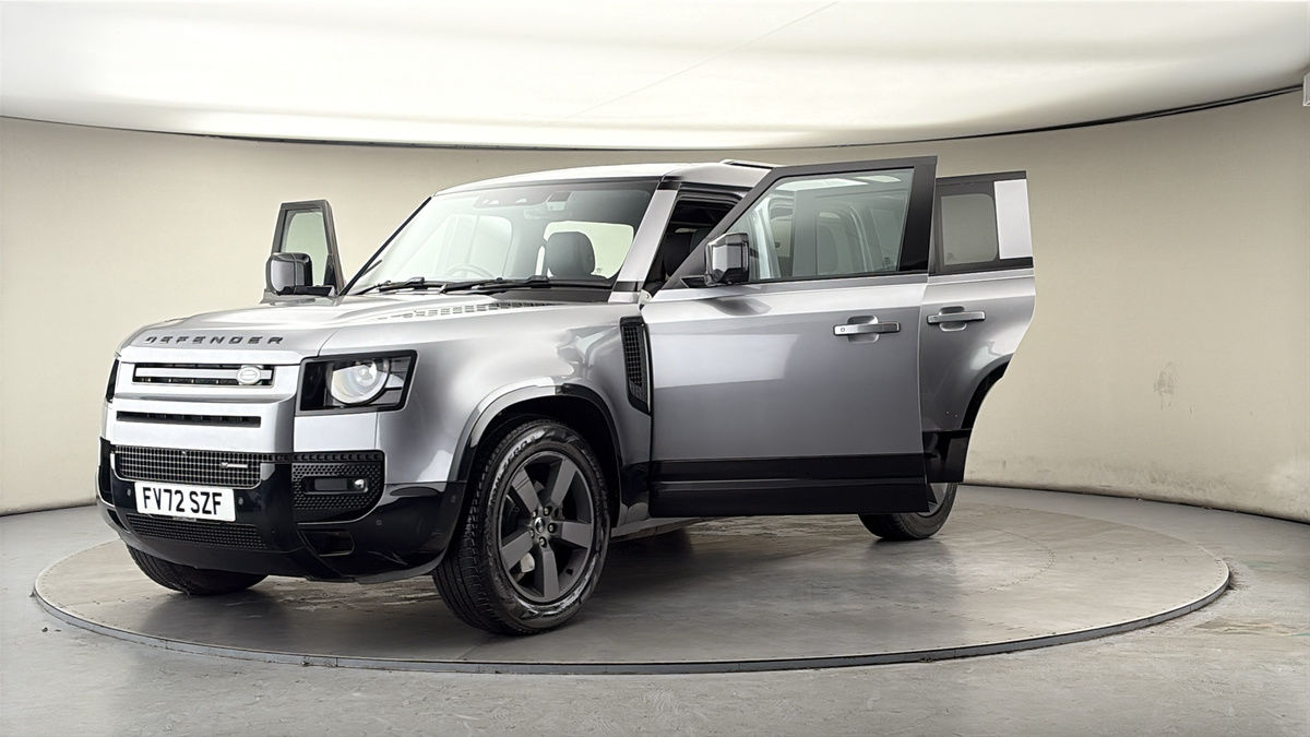 More views of Land Rover Defender 110