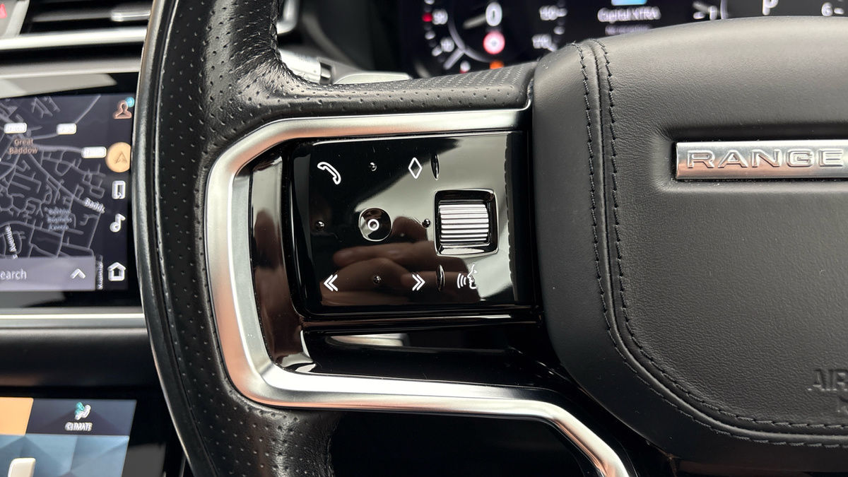 Land Rover Range Rover Velar Image 13