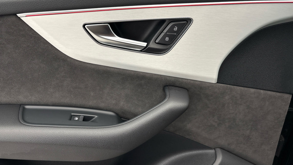 Audi Q8 Image 19