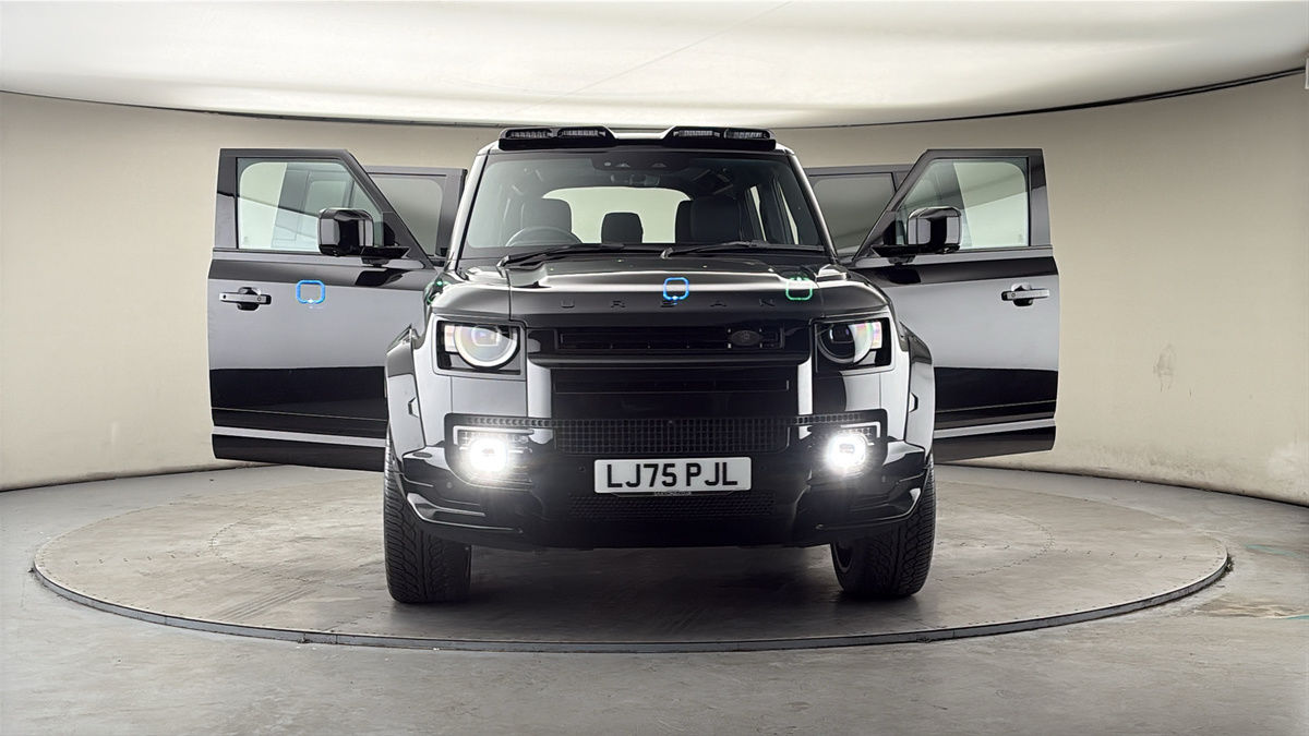More views of Land Rover Defender 110