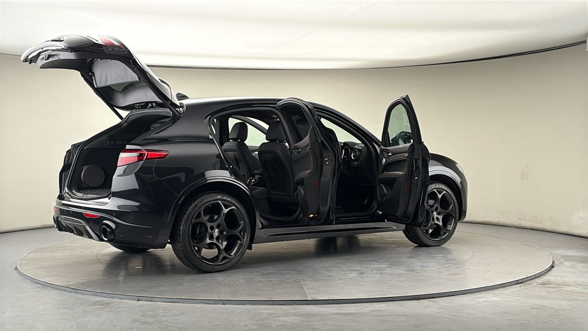 More views of Alfa Romeo Stelvio