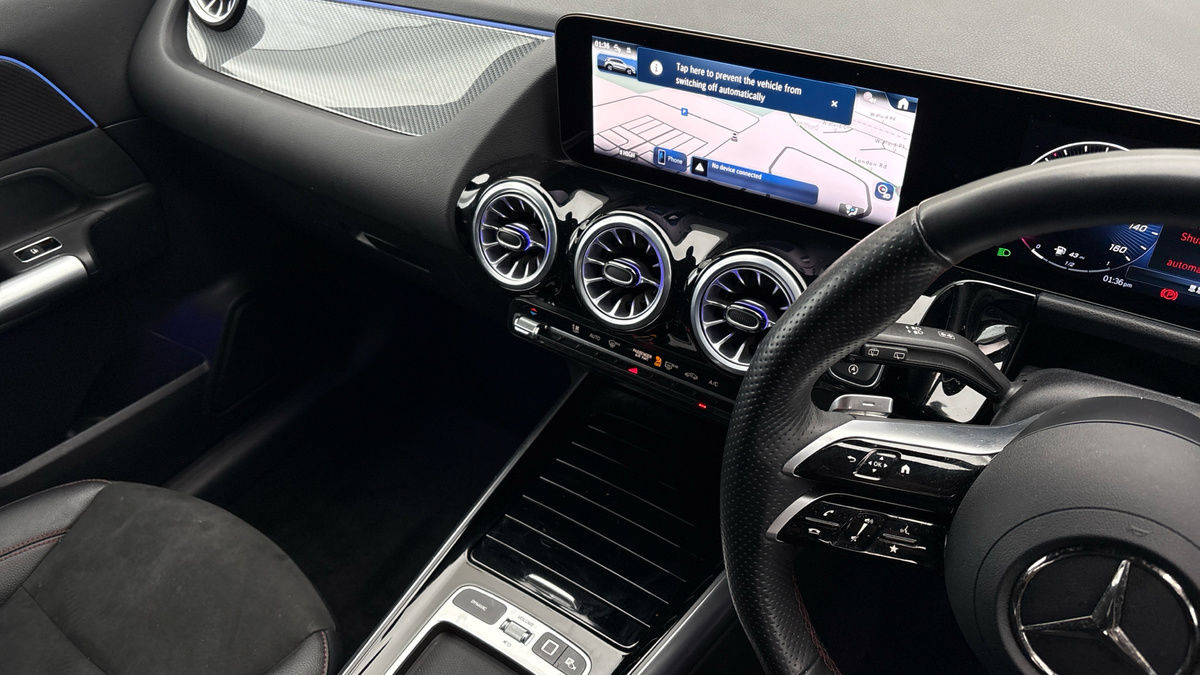 Mercedes-Benz GLA Image 18