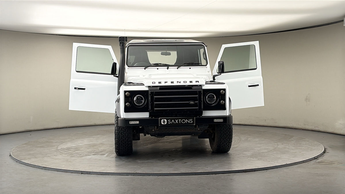 More views of Land Rover Defender 90