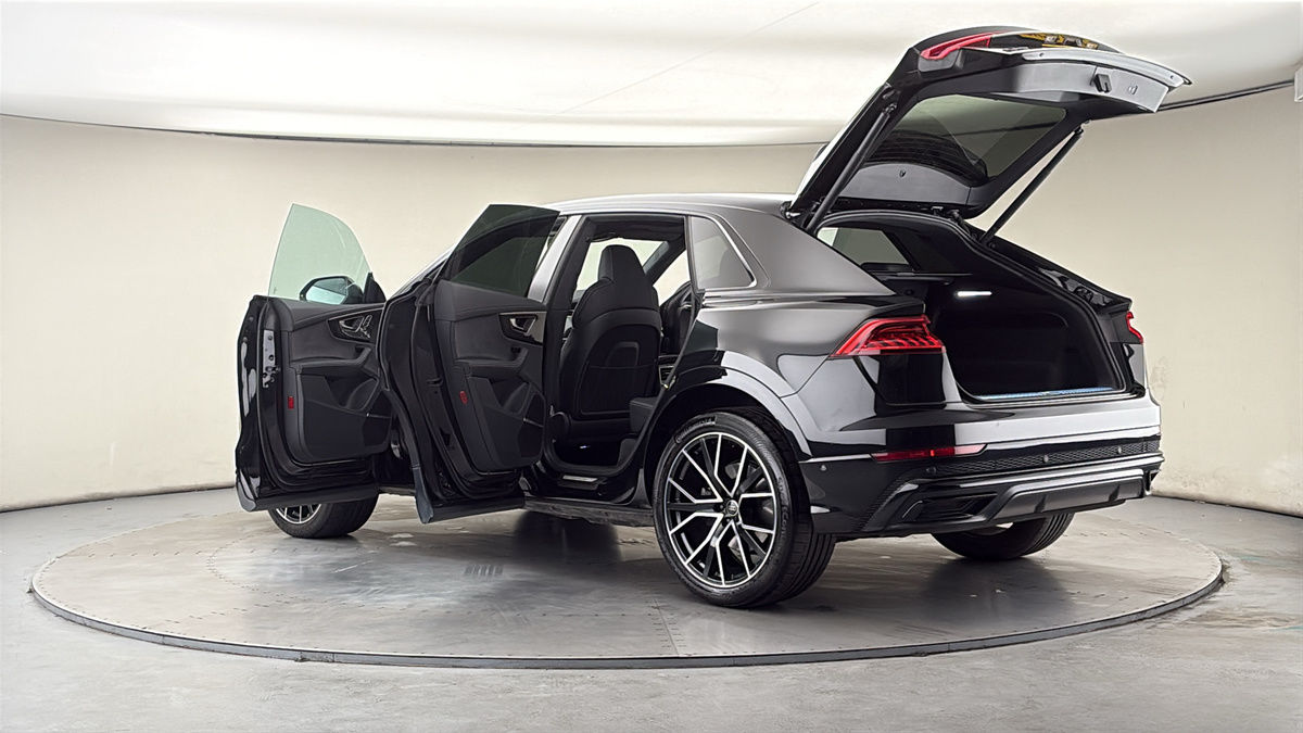 More views of Audi Q8