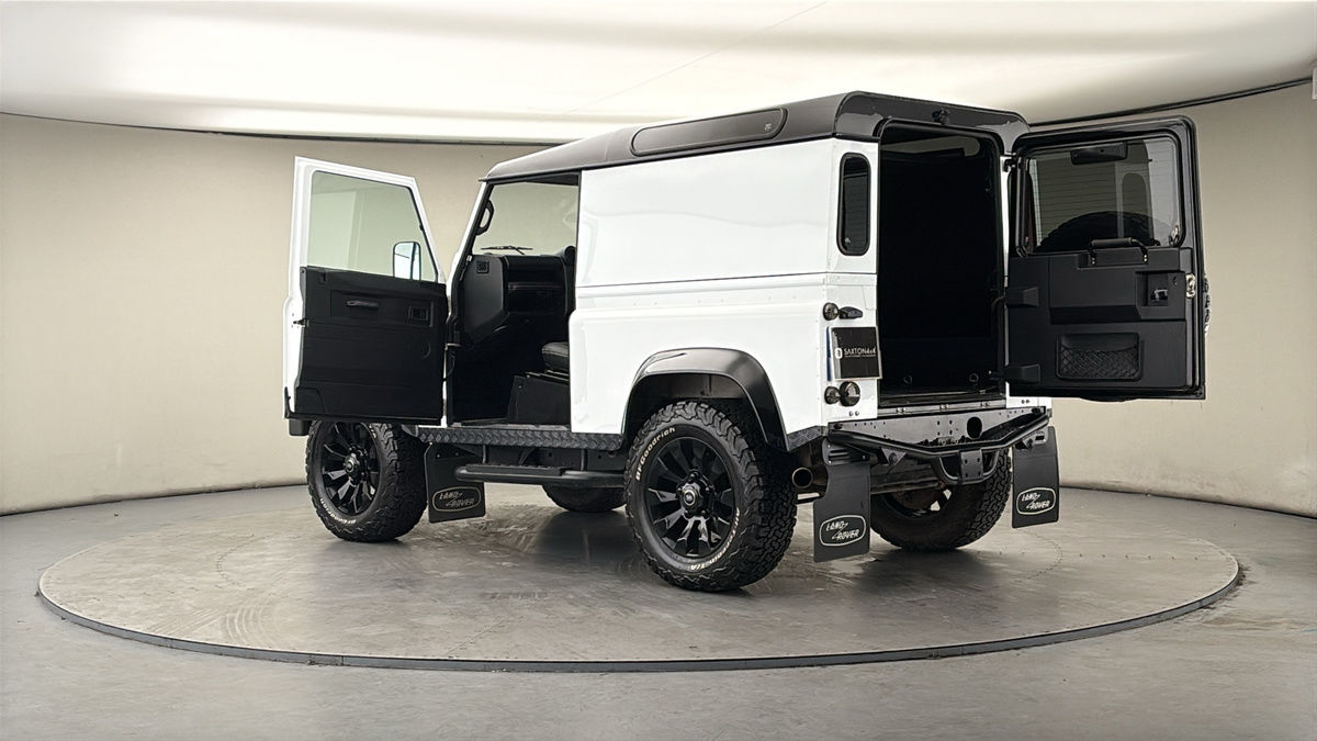 More views of Land Rover Defender 90