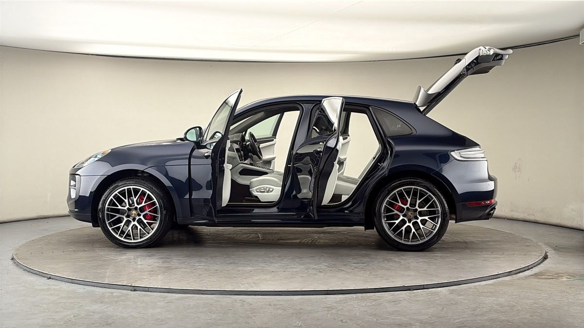 More views of Porsche Macan