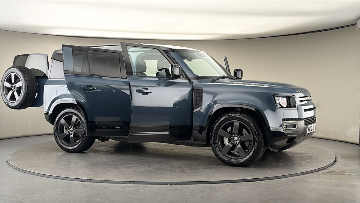 More views of Land Rover Defender 110