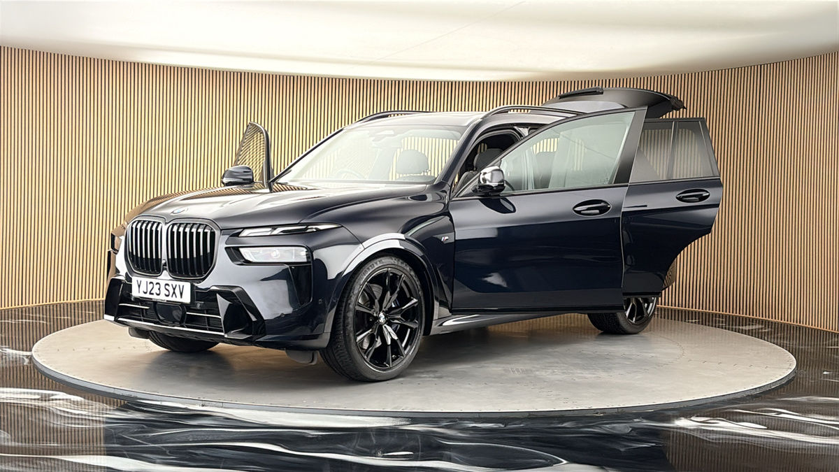 More views of BMW X7