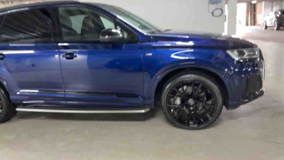 More views of Audi Q7