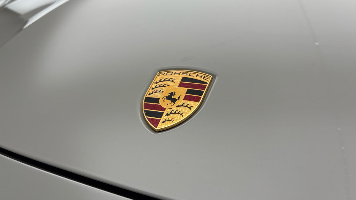 Porsche Cayenne Image 24