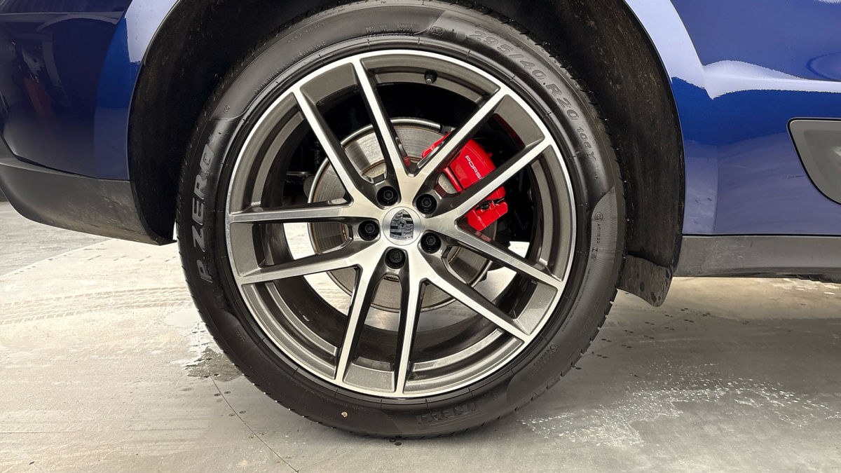 Porsche Macan Image 10