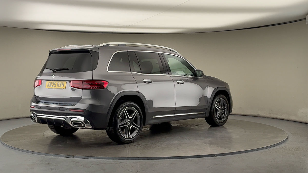 Mercedes-Benz GLB Image 21