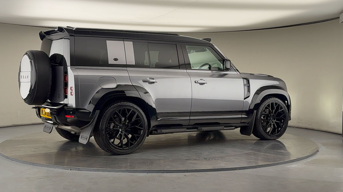 More views of Land Rover Defender 110