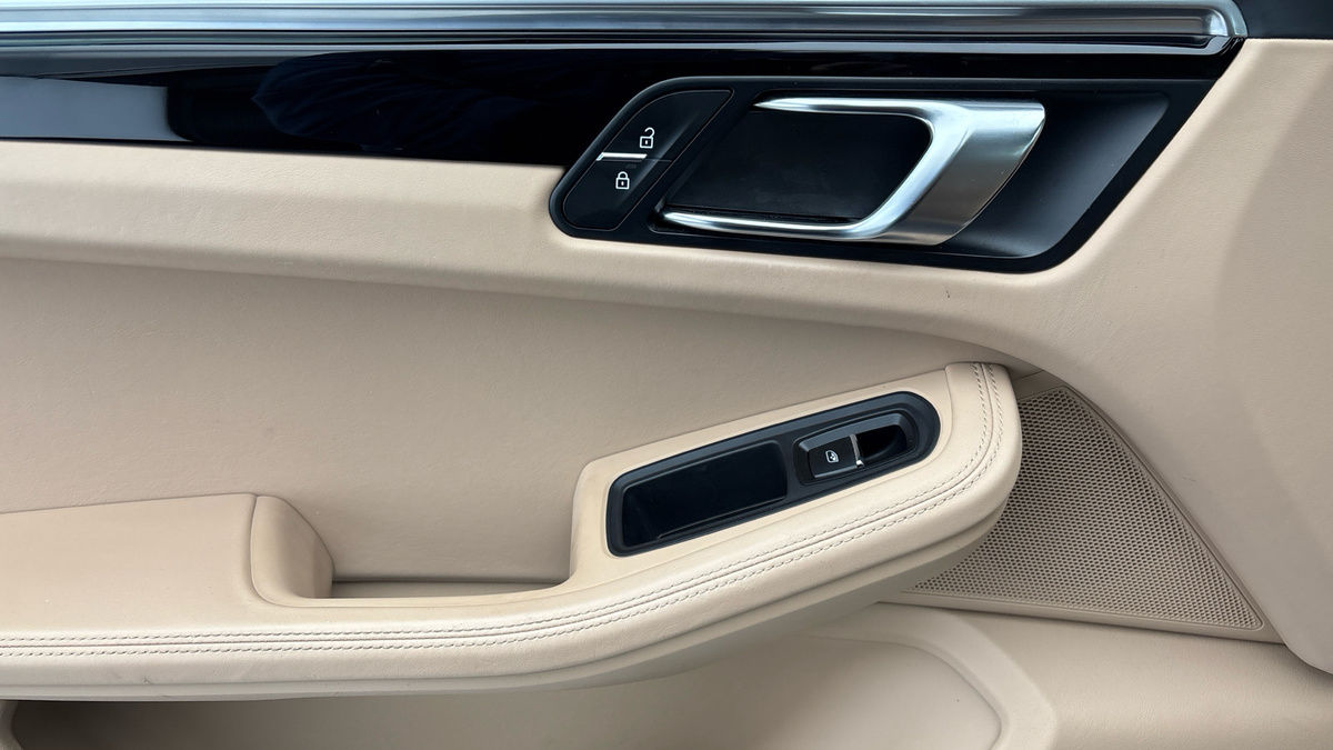 Porsche Macan Image 19