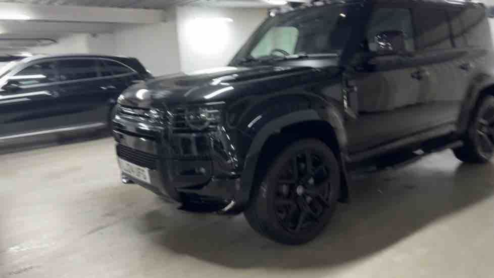 More views of Land Rover Defender 110