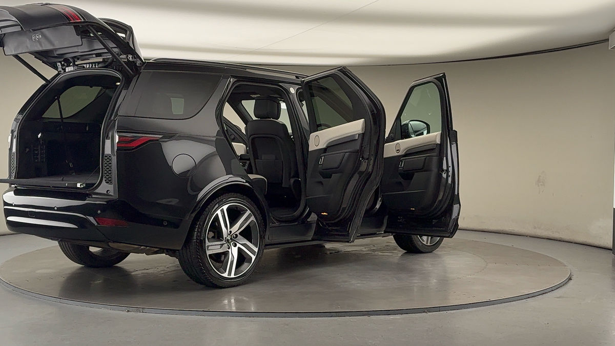 More views of Land Rover Discovery