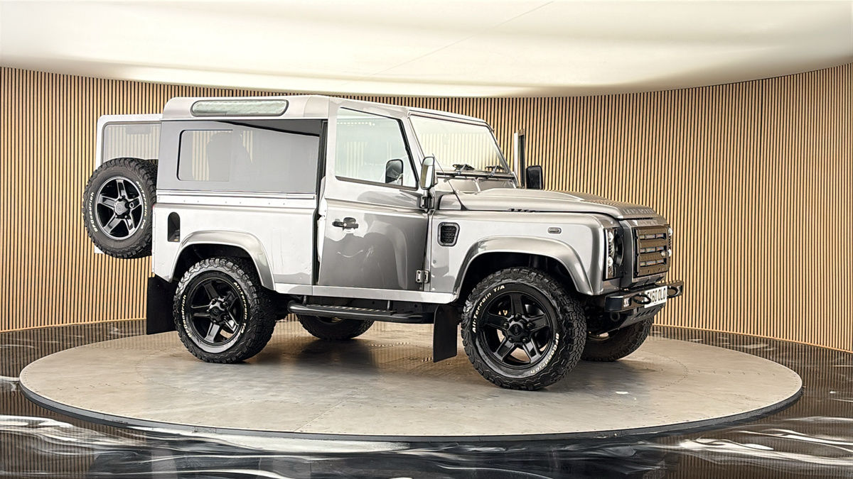 More views of Land Rover Defender 90