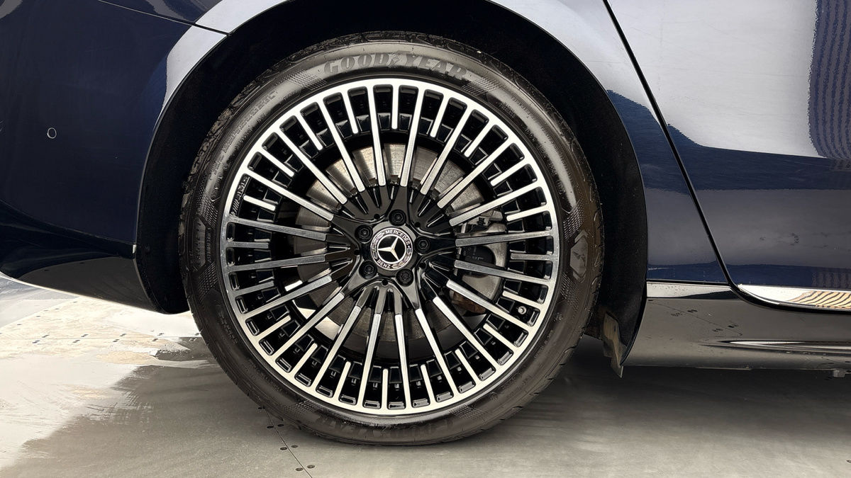 Mercedes-Benz EQS Image 10