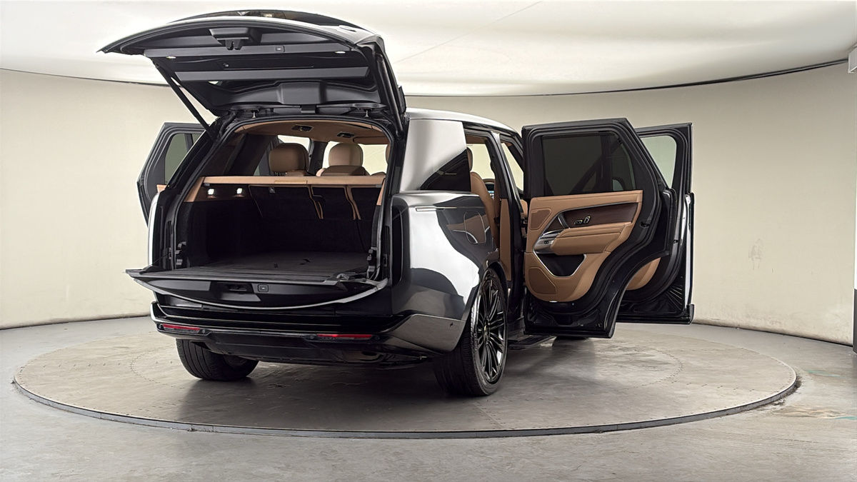 More views of Land Rover Range Rover