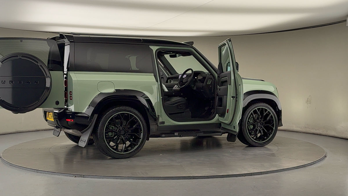 More views of Land Rover Defender 90