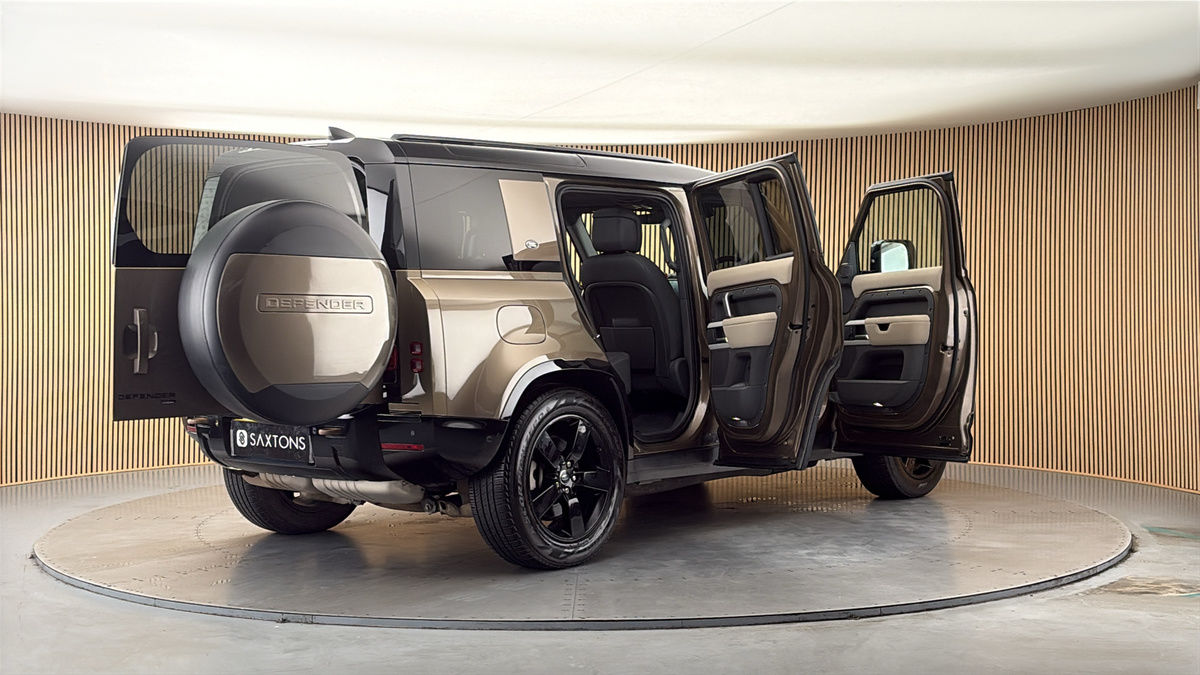 More views of Land Rover Defender 110