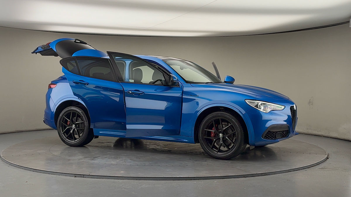 More views of Alfa Romeo Stelvio