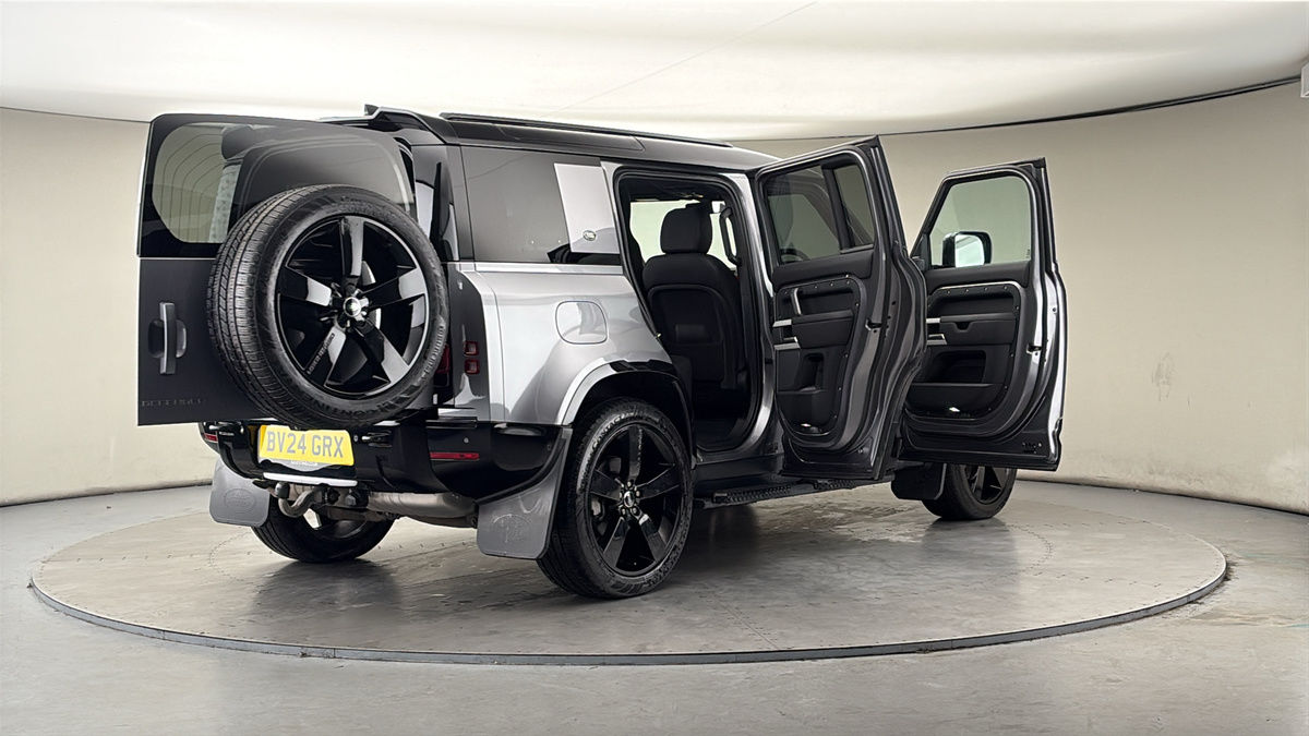 More views of Land Rover Defender 110