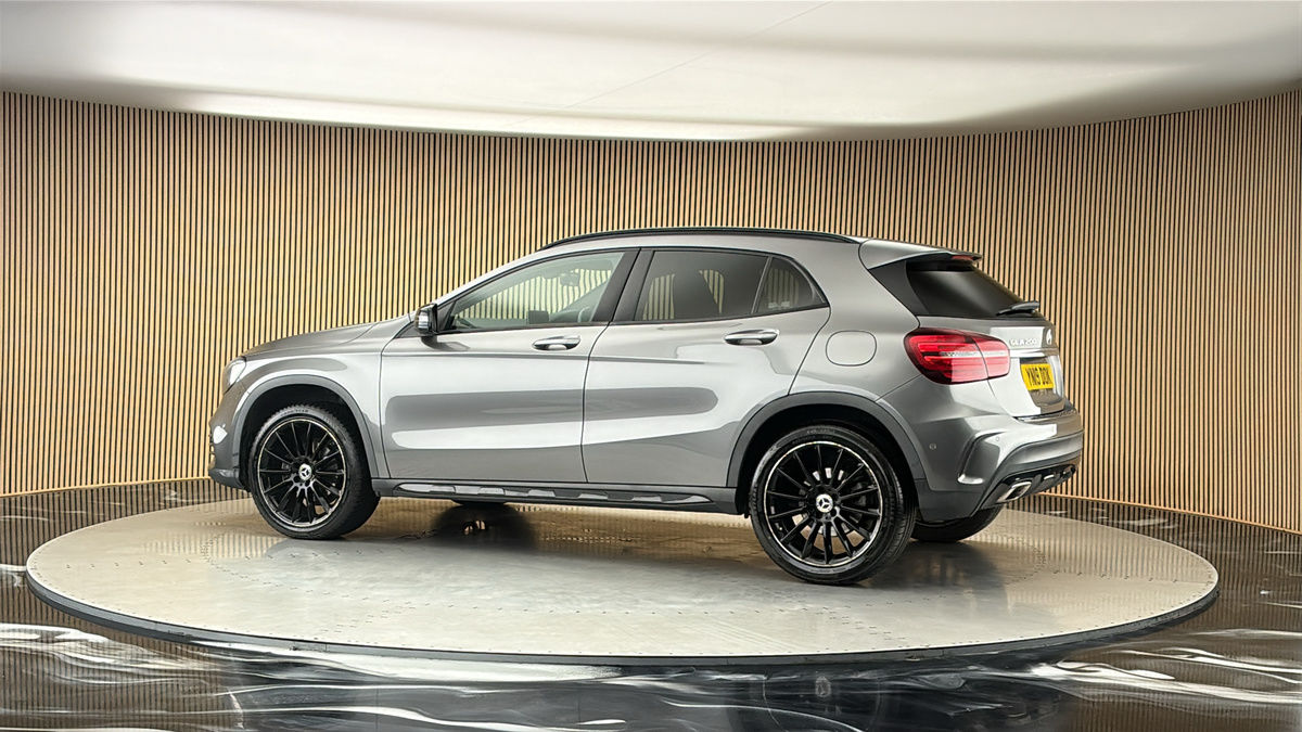 More views of Mercedes-Benz GLA