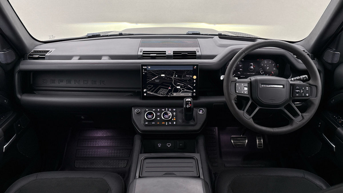 Land Rover Defender 110 Image 12