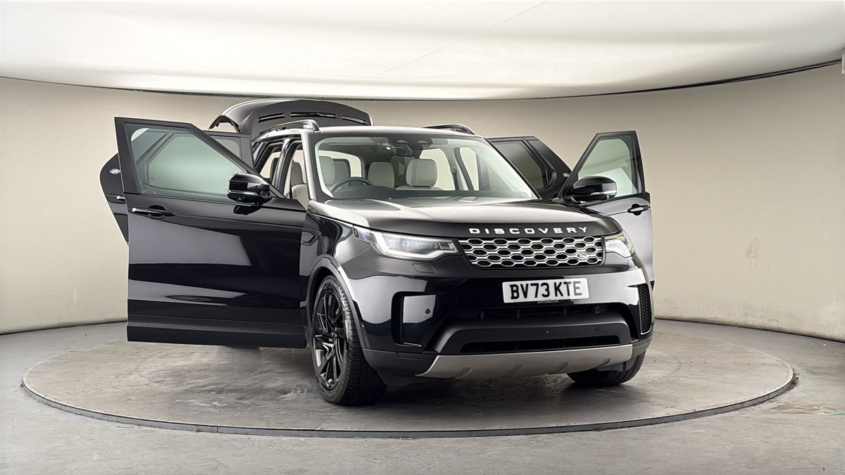 More views of Land Rover Discovery