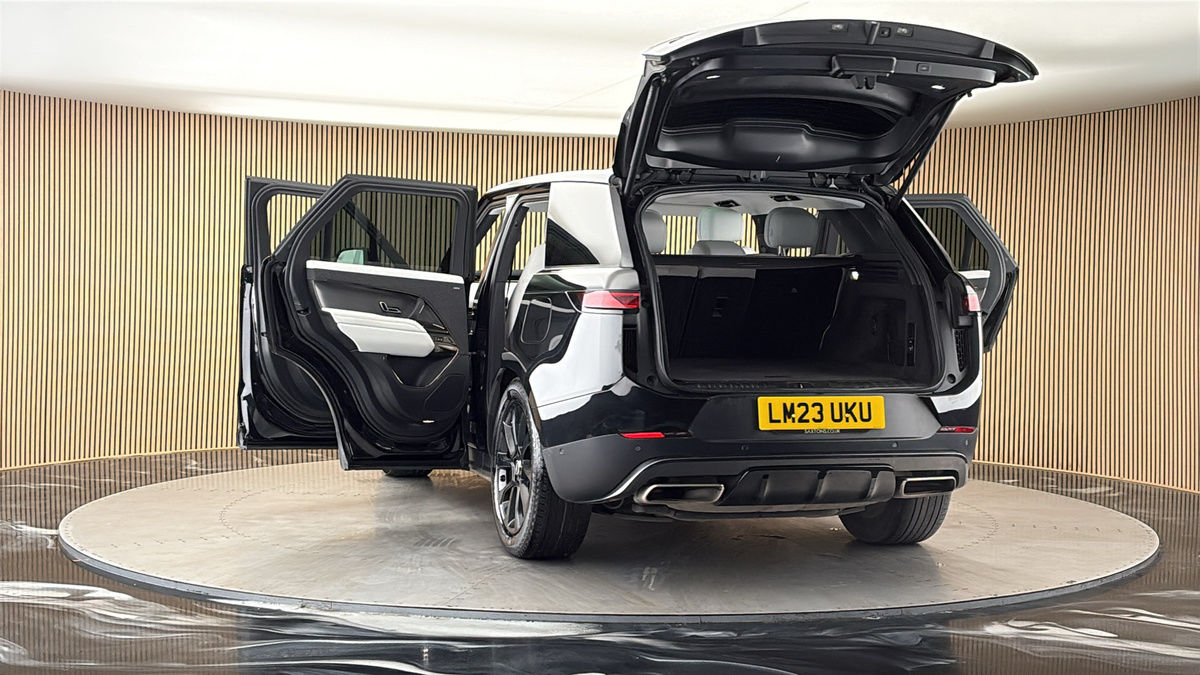 More views of Land Rover Range Rover Sport
