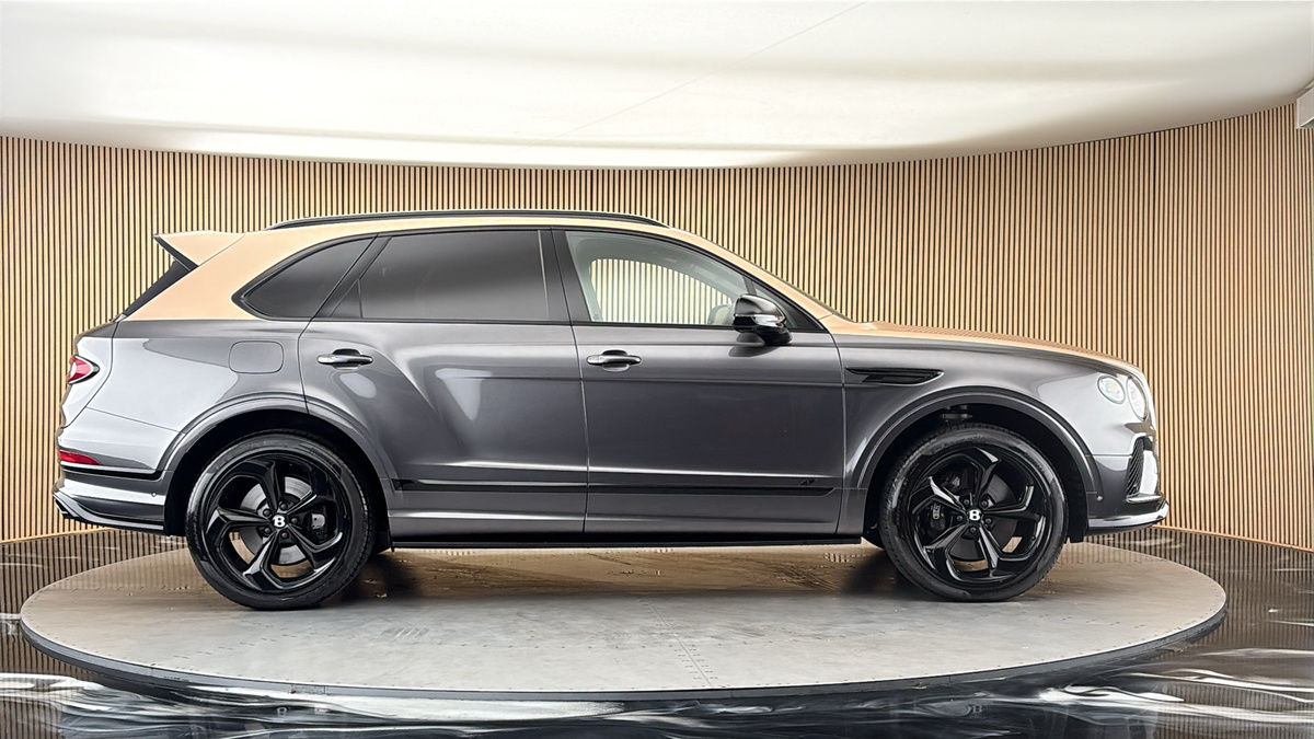 Bentley Bentayga Image 16