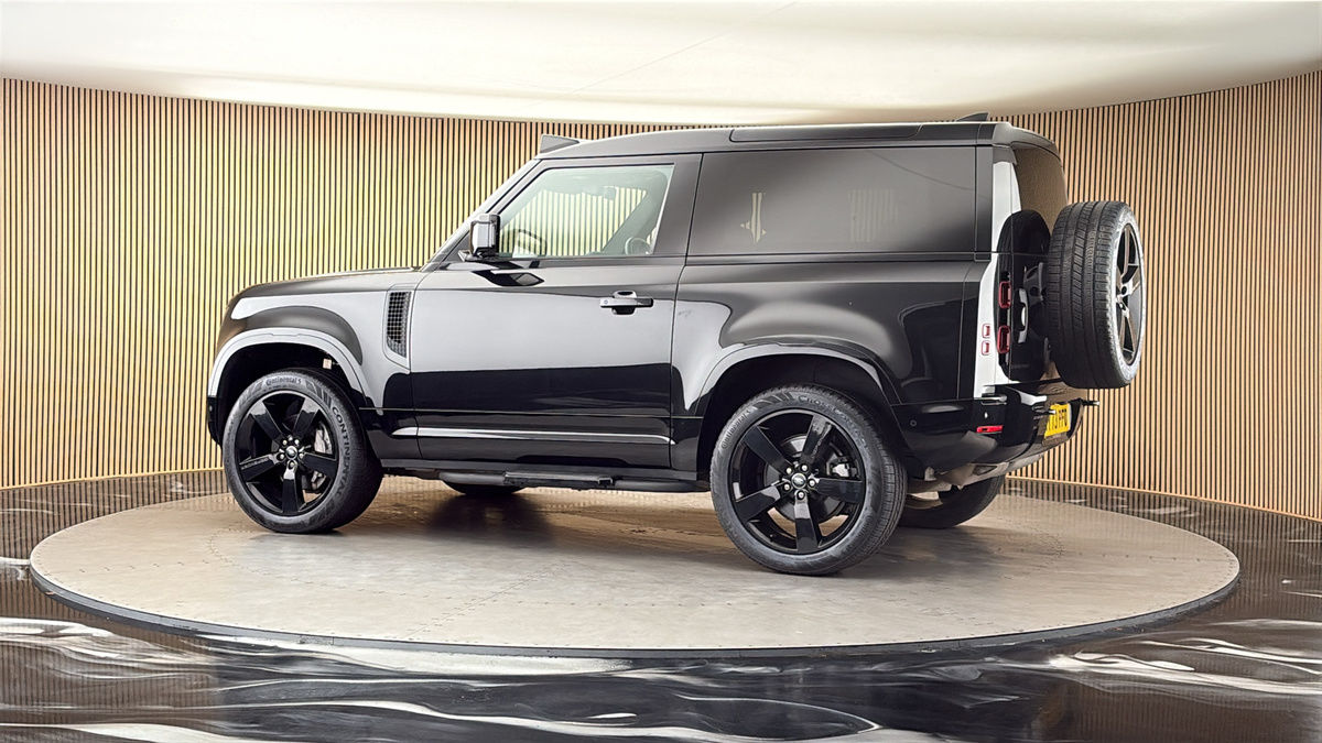 More views of Land Rover Defender 90