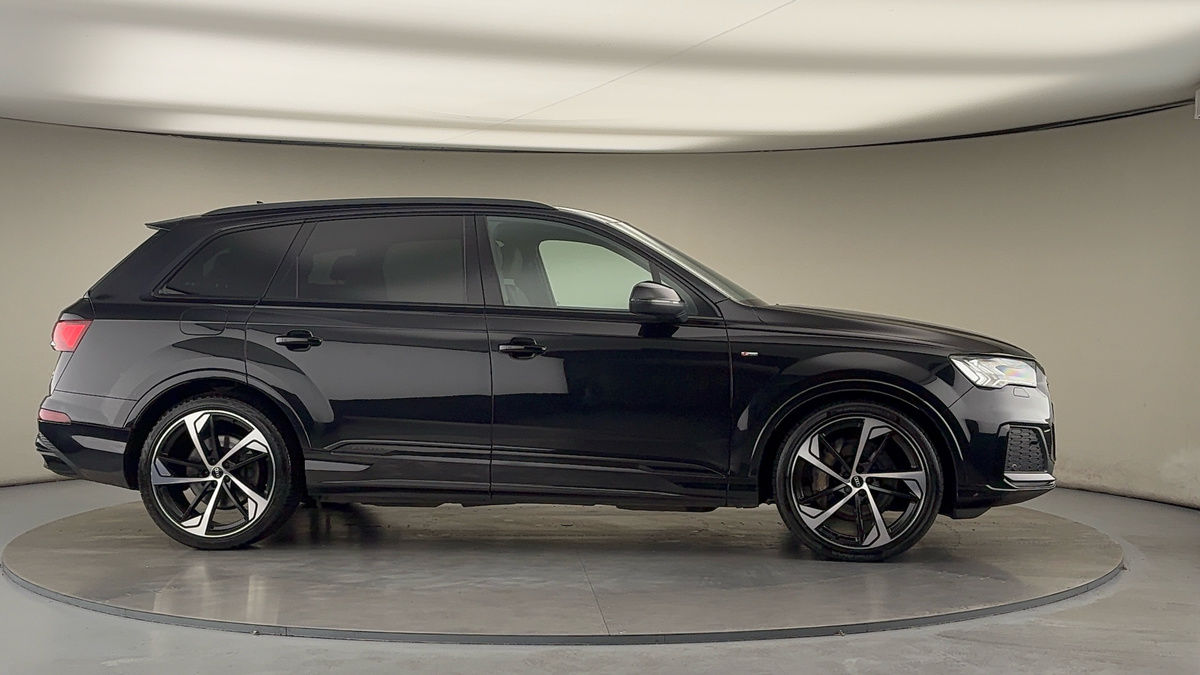 More views of Audi Q7