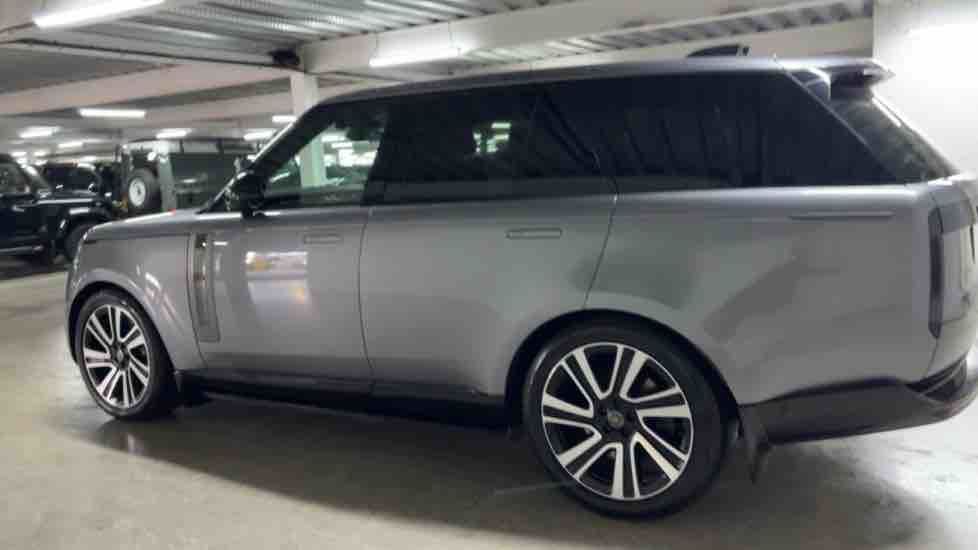 More views of Land Rover Range Rover