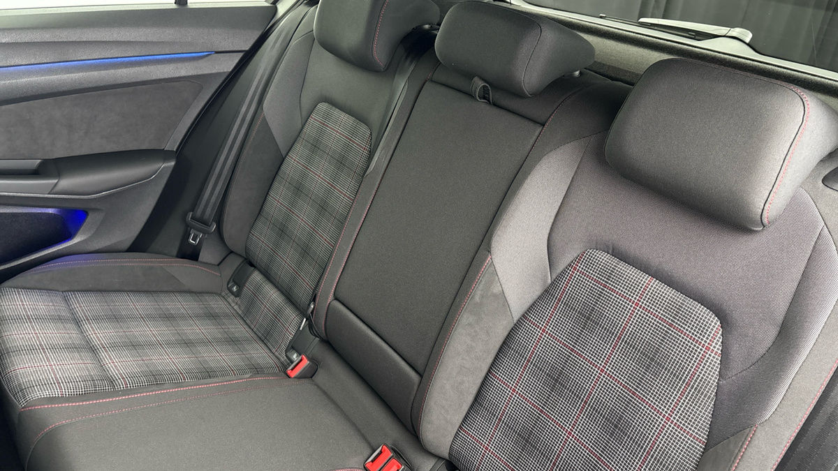 Volkswagen Golf Image 8