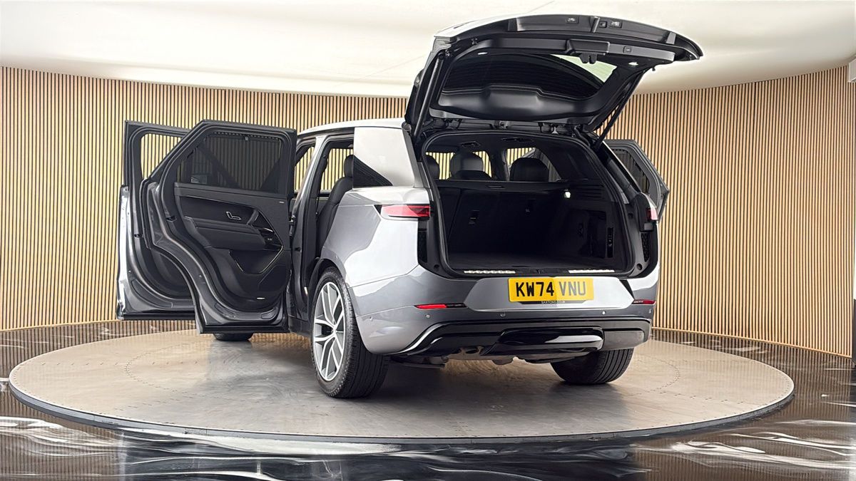 More views of Land Rover Range Rover Sport