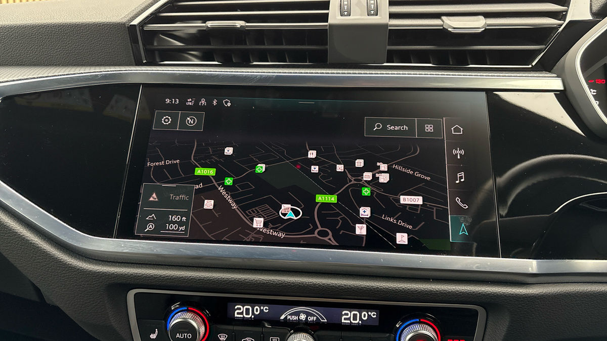 Audi Q3 Image 17