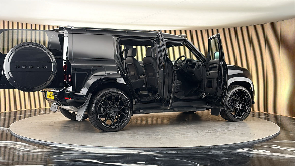 More views of Land Rover Defender 110