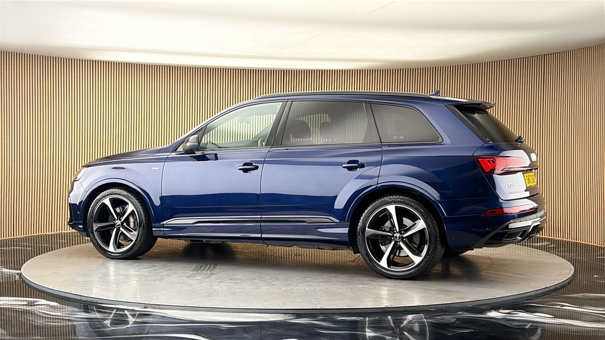 More views of Audi Q7