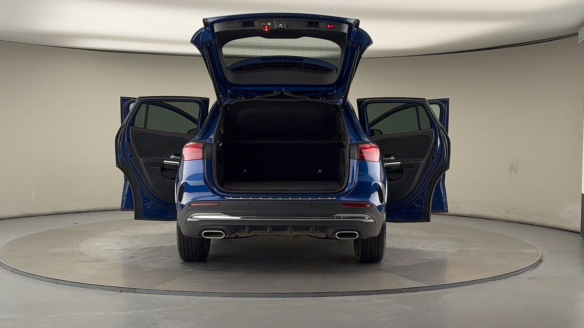 More views of Mercedes-Benz GLA