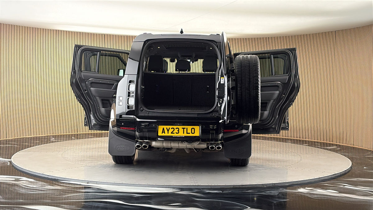 More views of Land Rover Defender 110