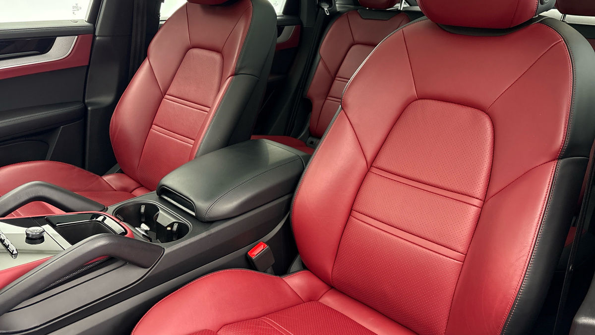 Porsche Cayenne Image 7