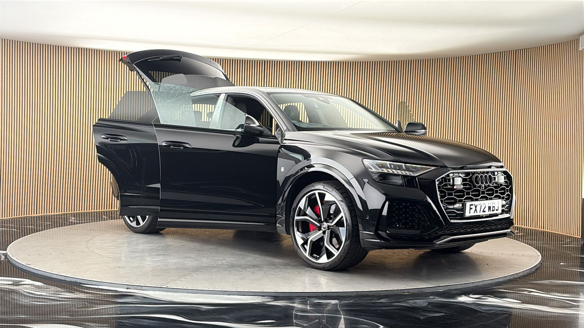 More views of Audi RSQ8