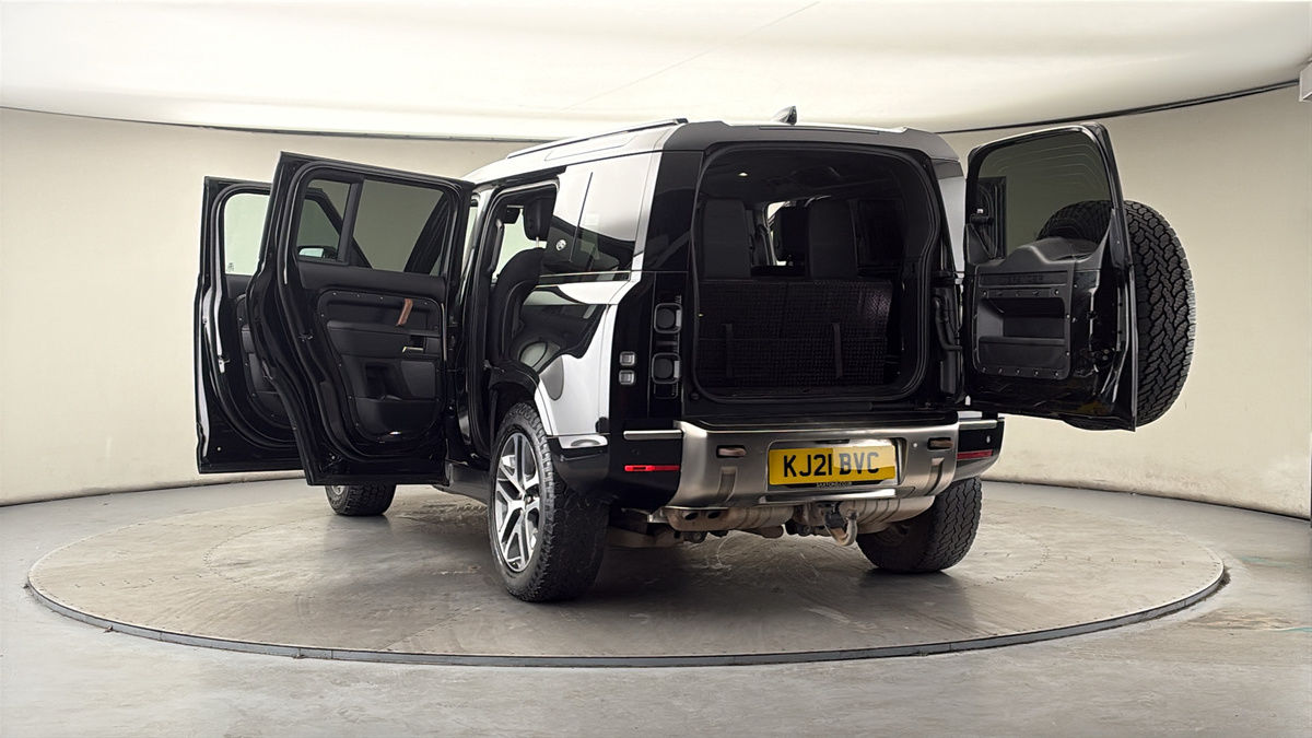 More views of Land Rover Defender 110