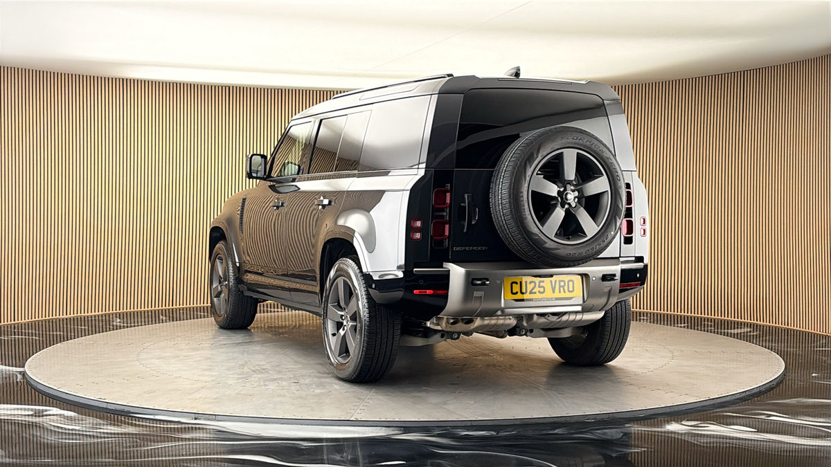 More views of Land Rover Defender 110