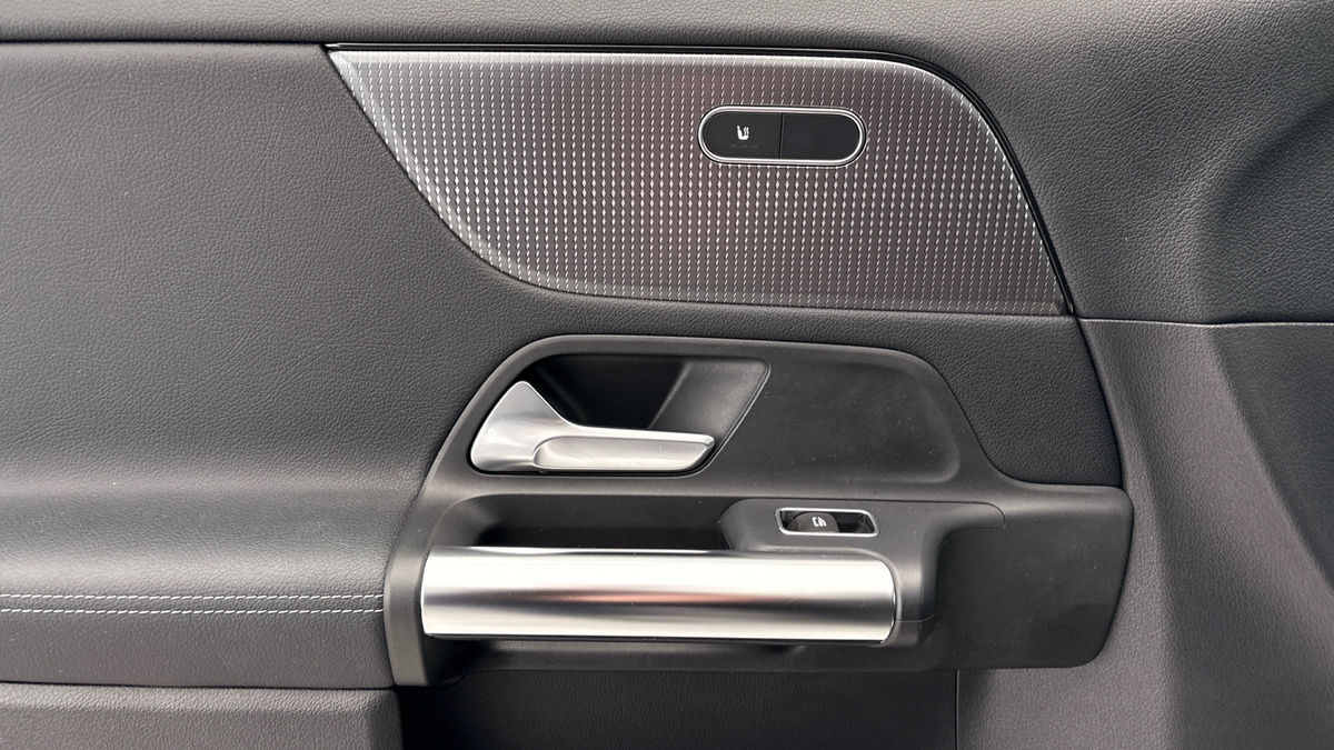 Mercedes-Benz GLA Image 19