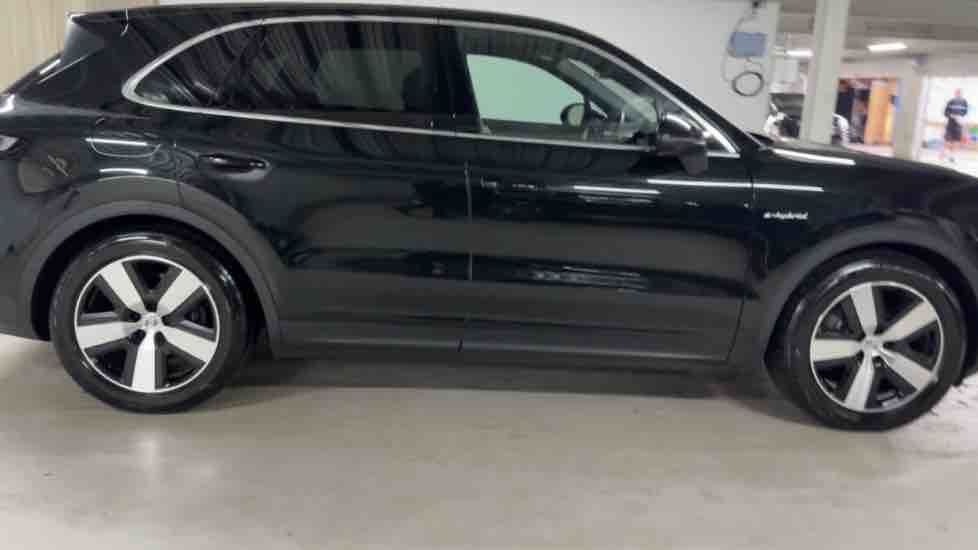 More views of Porsche Cayenne