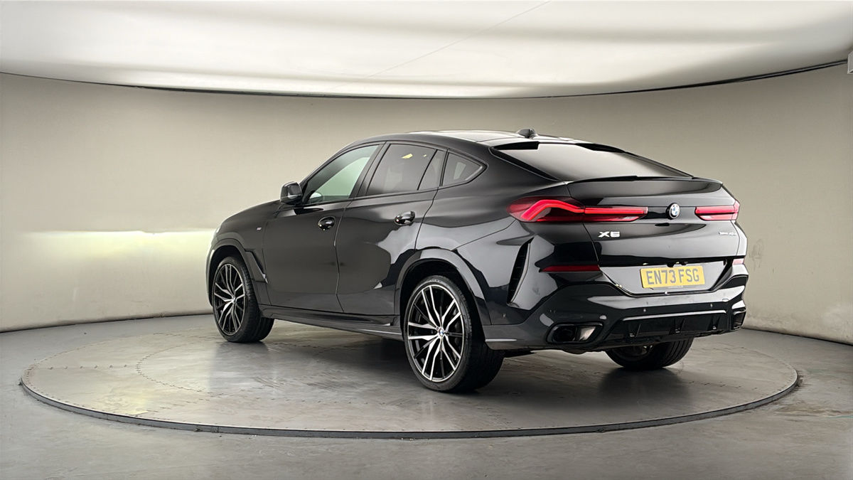 BMW X6 Image 2