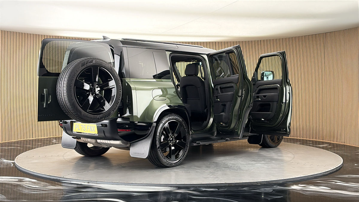 More views of Land Rover Defender 110